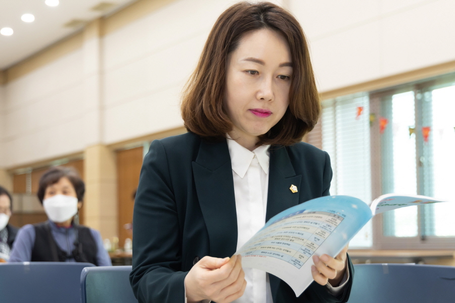 '제10기 일소일소 어르신문화대학 개강식' 게시글의 사진(10) '크기변환_전미숙 (2).JPG'