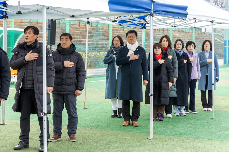 '2025년 구로구축구협회 시무식' 게시글의 사진(2) '[크기변환]김철수_국,방은경,최태영,이명숙,양명희,전미숙 (2).JPG'