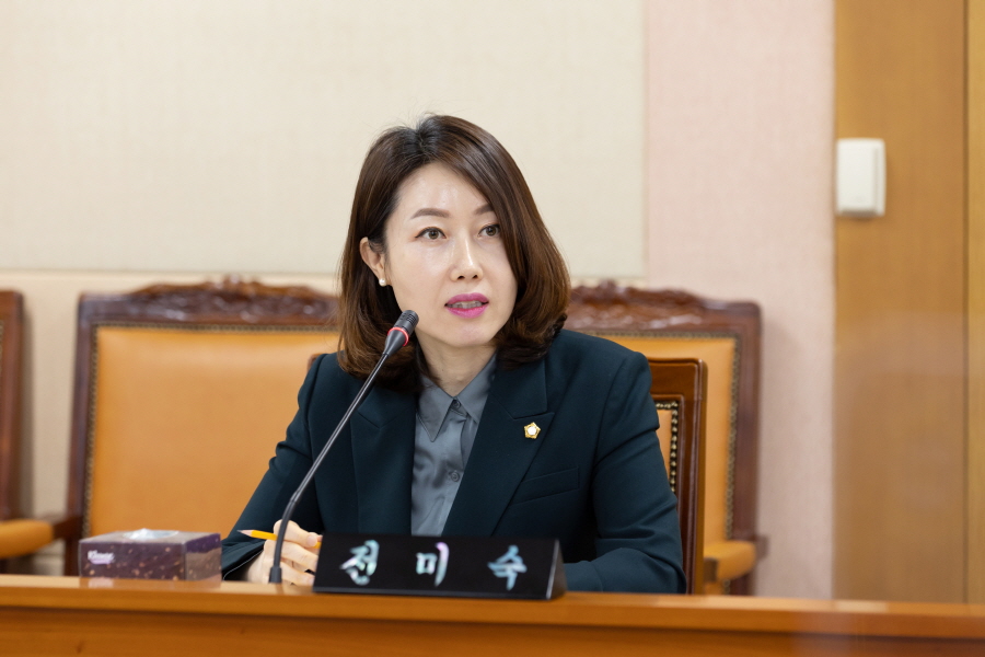 '제315회 구로구의회 임시회 회기중 복지건설위원회 업무보고' 게시글의 사진(8) '크기변환_전미숙 (9).jpg'