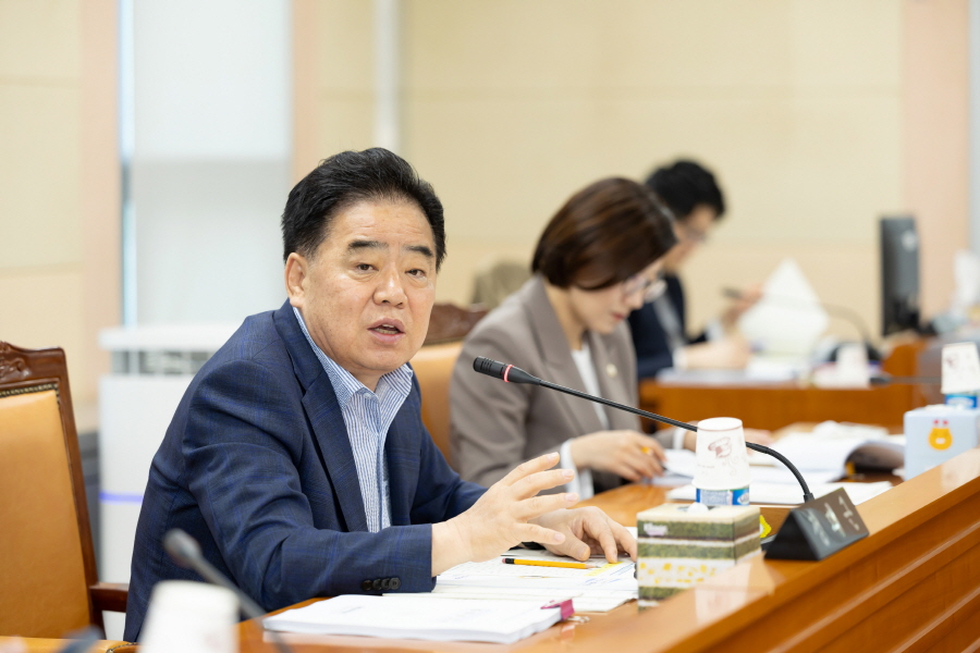'제324회 구로구의회 임시회 폐회중 운영위원회 회의' 게시글의 사진(4) '크기변환_정대근 (3).JPG'