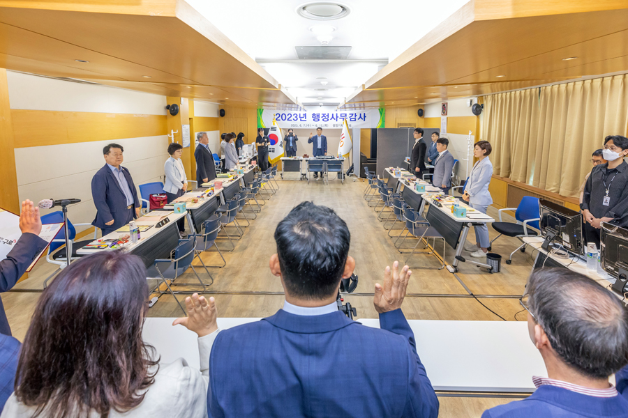 '제318회 구로구의회 정례회 행정기획위원회 행정사무감사' 게시글의 사진(1) '030A5355 사본.JPG'