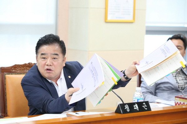 '2017년 행정사무감사 공개질문답변(복지건설위원회)' 게시글의 사진(6) '크기변환_정대근 (1).JPG'