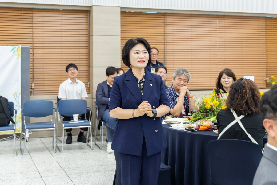 '제4기 구로마을정원사 양성과정 수료식' 게시글의 사진(6) '[크기변환]김효림 (5).JPG'