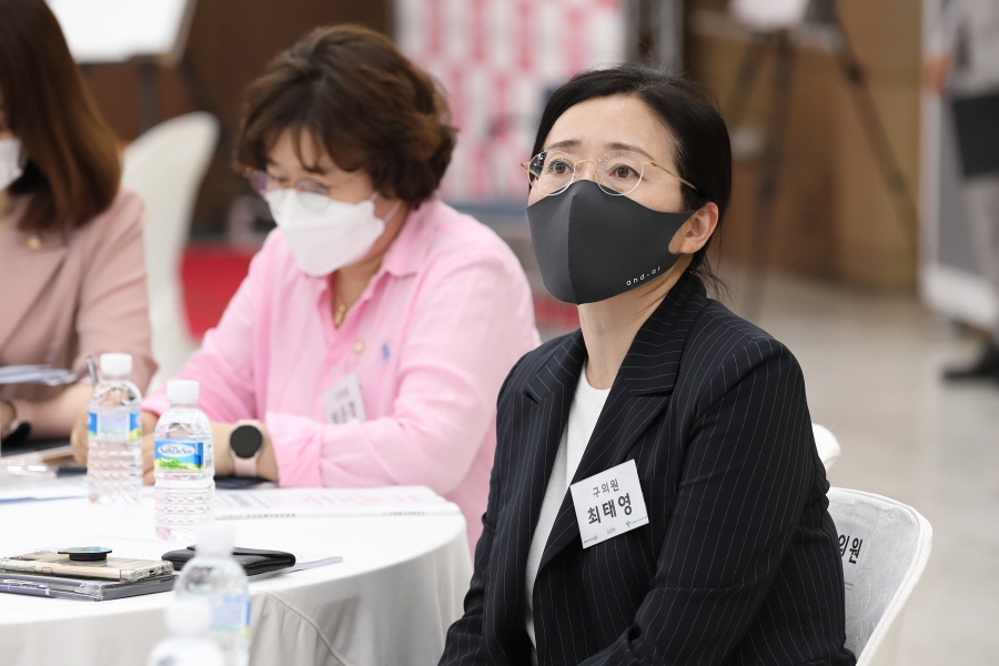 '구로혁신교육지구 10주년 우리마을 교육토론회' 게시글의 사진(4) '크기변환_최태영 (5).JPG'