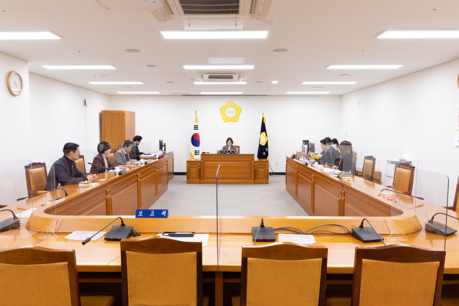 '제315회 구로구의회 임시회 회기중 민생특별위원회 회의' 게시글의 사진(3) '크기변환_양명희,김용권,노경숙,곽노혁,변정열,전미숙 (1).jpg'