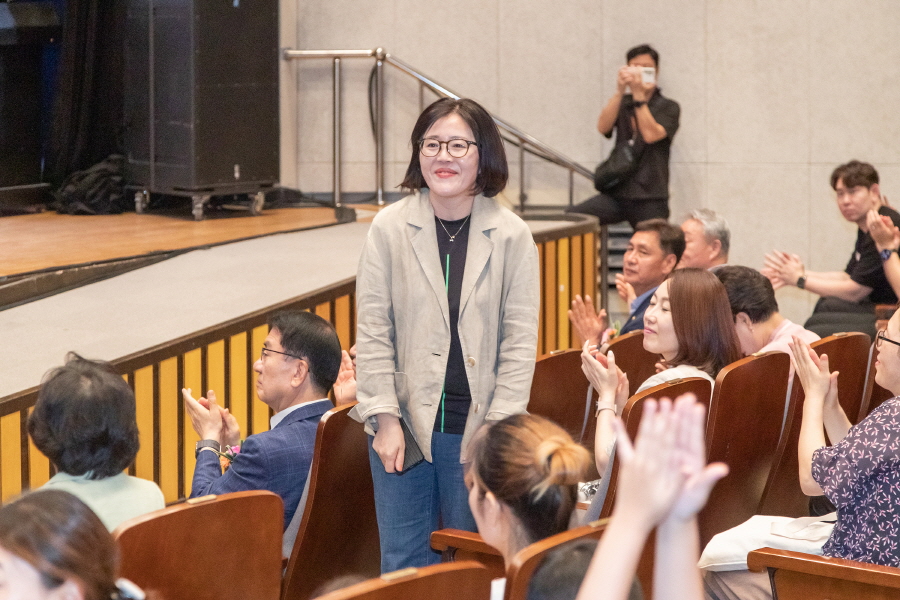 '제25회 사회복지의 날 기념행사' 게시글의 사진(10) '크기변환_최태영 (8).jpg'