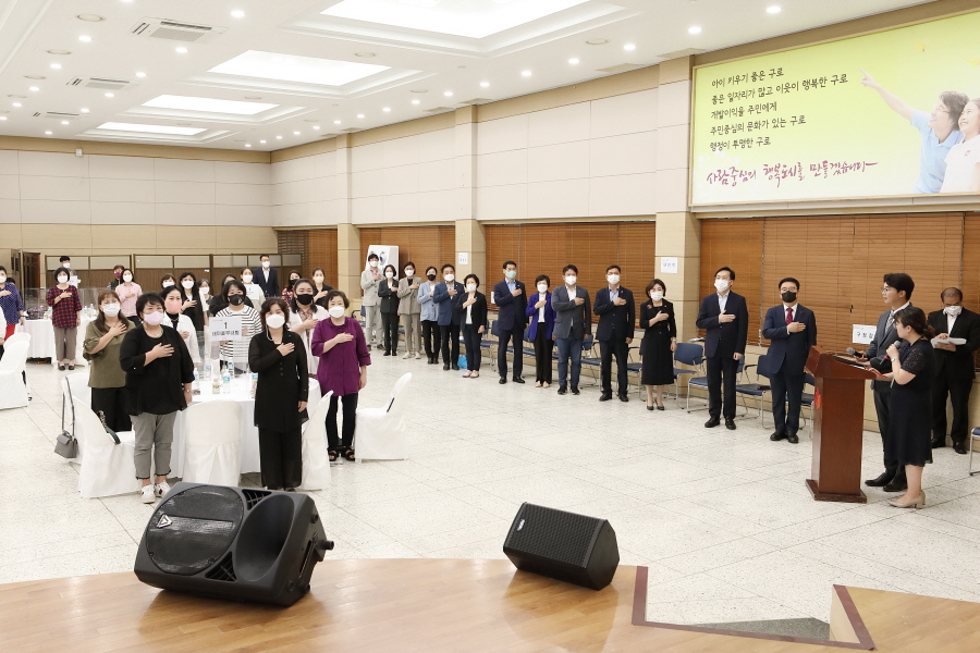 '2022년 양성평등주간 기념행사' 게시글의 사진(11) '크기변환_곽윤희,이명숙,곽노혁,노경숙,홍용민,정대근,양명희,최태영,김미주,박칠성,서상열 (5).JPG'