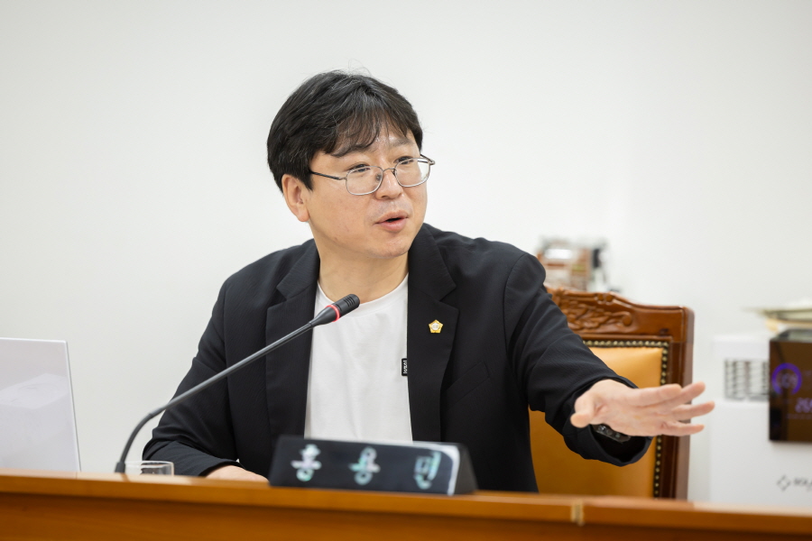 '제336회 구로구의회 정례회 회기중 예산결산특별위원회 결산 승인 및 예비비 지출 종합심사' 게시글의 사진(8) '[크기변환]홍용민 (15).JPG'