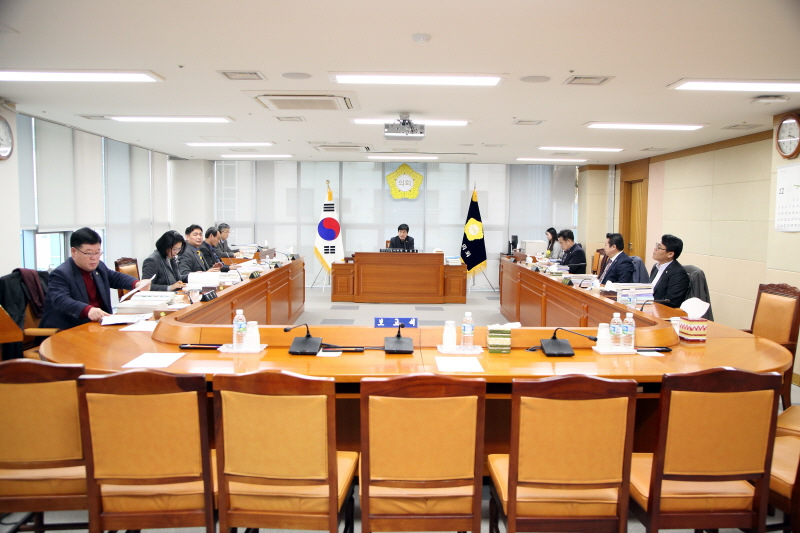'예산결산특별위원회 일반(특별)회계 및 기금운용계획안 종합심사' 게시글의 사진(1) '크기변환_박평길,윤수찬,박칠성,최숙자,박종현,정대근,박동웅,김희서 (2).JPG'